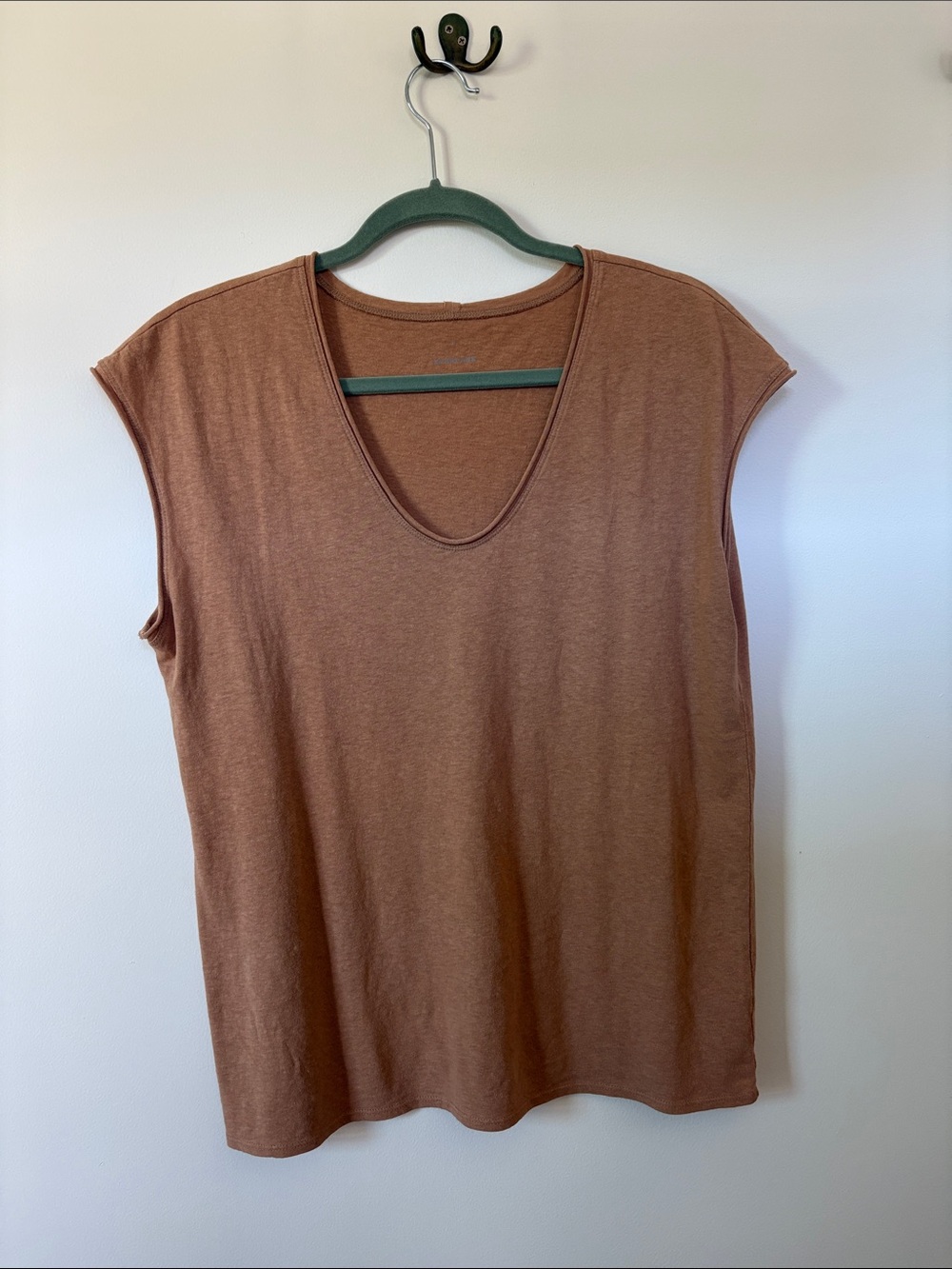 Everlane The Hemp Scoop-Neck Muscle Tee - Caramel